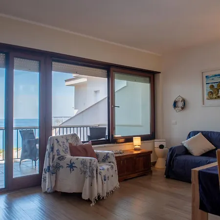דירה Casamare Addaura - Your Romantic Seafront Hideaway *