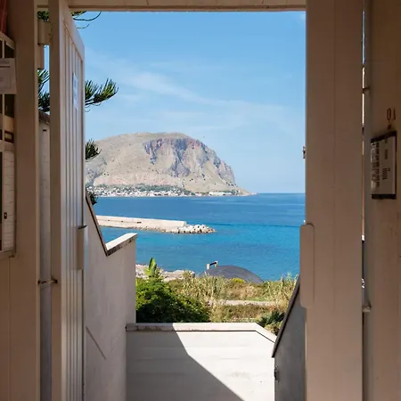 Casamare Addaura - Your Romantic Seafront Hideaway Palermo